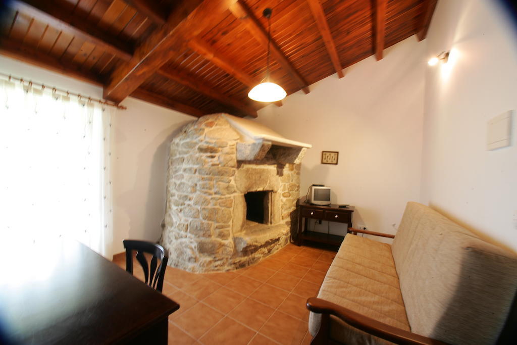 Hostel Casa Da Botica A Estrada Os Casares Pokoj fotografie