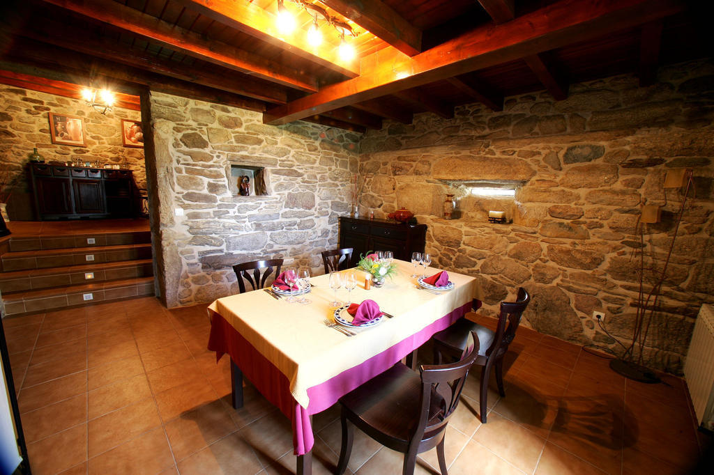 Hostel Casa Da Botica A Estrada Os Casares Exteriér fotografie